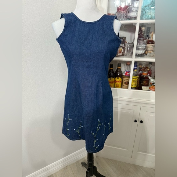 nevada Dresses & Skirts - Vintage Nevada denim dress with Floral Embroidery